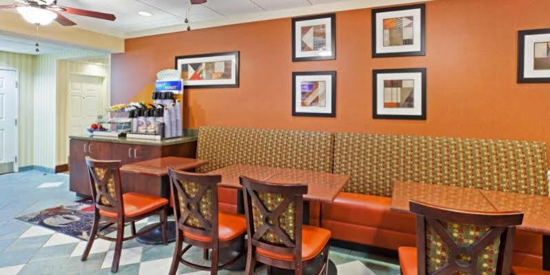Holiday Inn Express Hotel & Suites Alcoa Knoxville Airport By Ihg Exterior foto